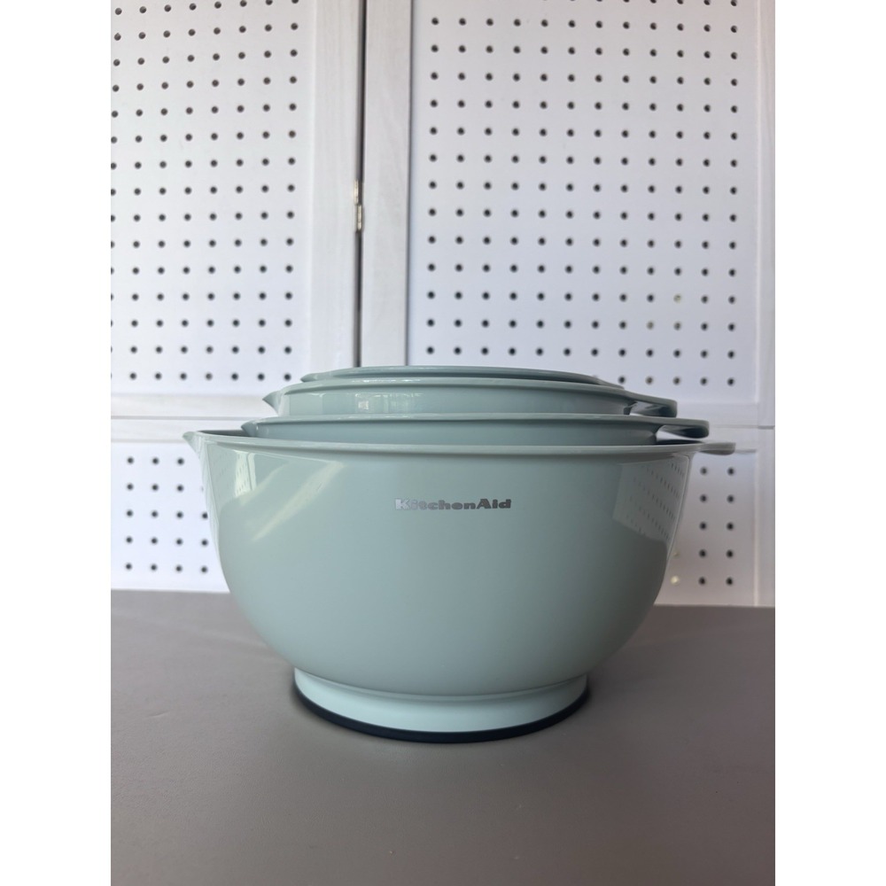 Kitchen Aid Mixing Bowl Set Pistachio Green 4pc Set 1.5 2.5 3.5 5.5 QT. Non Slip